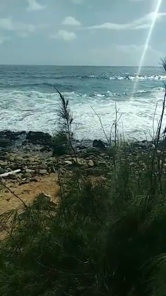 Kauai Beach Hike Waves Thumbnail